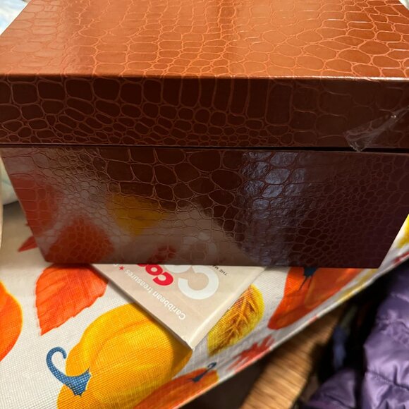 Vintage Neiman Marcus Champagne Glasses in Leather Display Box - Picture 4 of 8